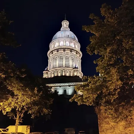 Les Temps Modernes Apartment